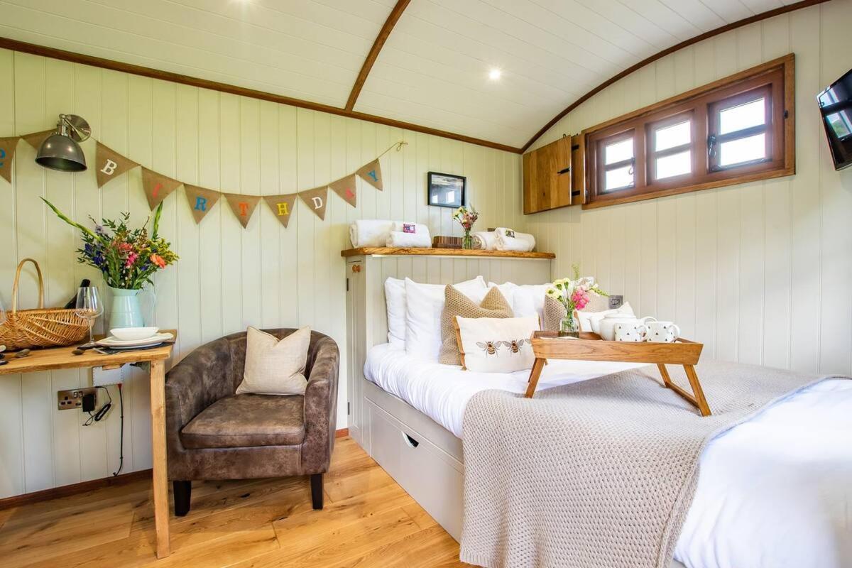 Black Mountain Bespoke Breaks Brecon Extérieur photo