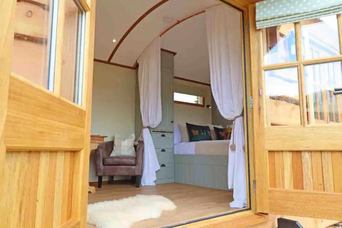 Black Mountain Bespoke Breaks Brecon Extérieur photo