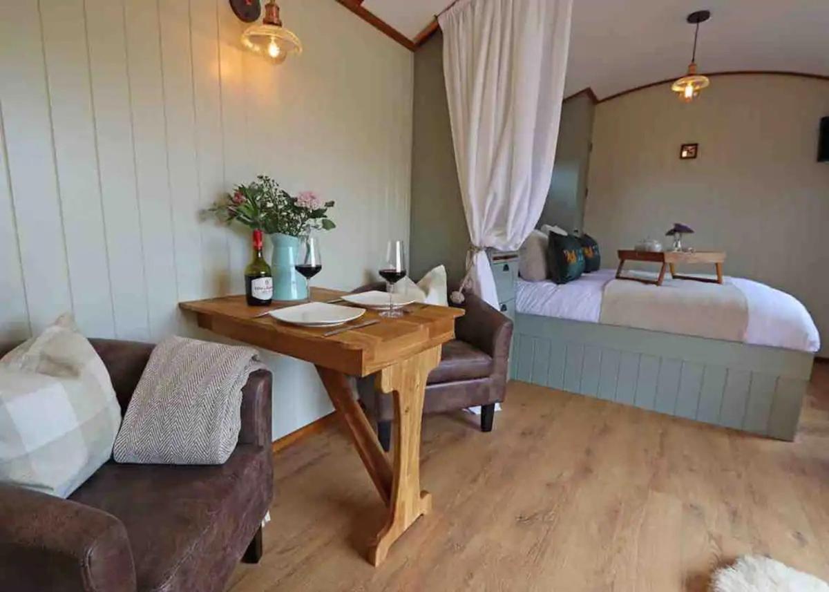 Black Mountain Bespoke Breaks Brecon Extérieur photo
