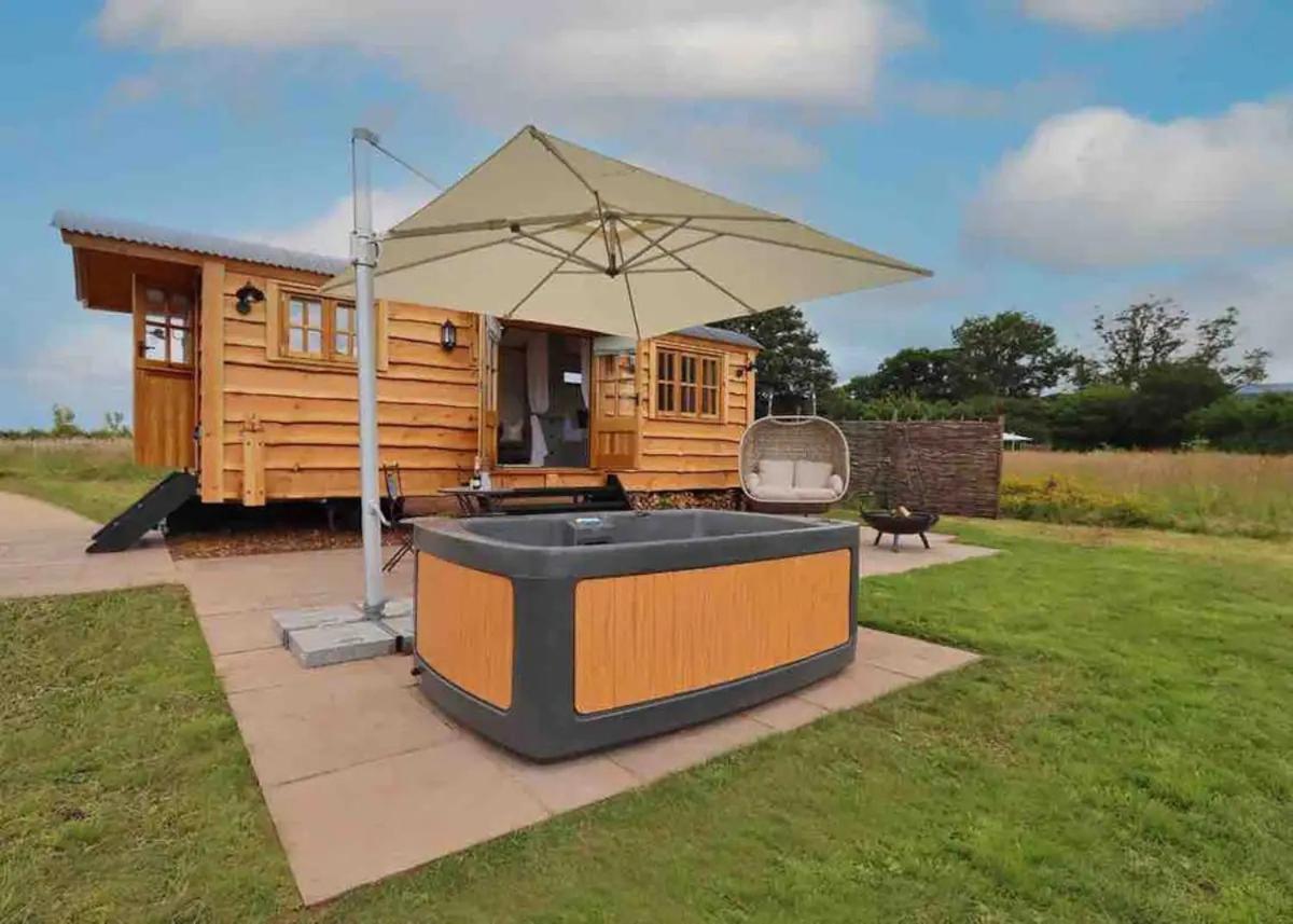 Black Mountain Bespoke Breaks Brecon Extérieur photo